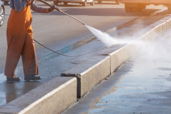 Commercial Concrete Cleaning in Redmond
