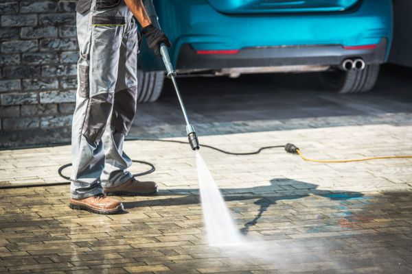 Driveway Pressure Washing in Redmond