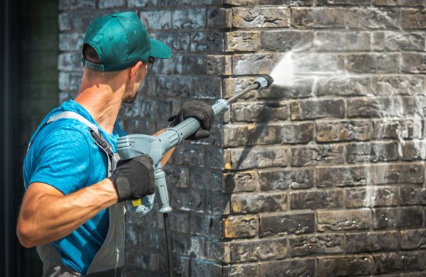 Commercial Building Washing in Redmond
