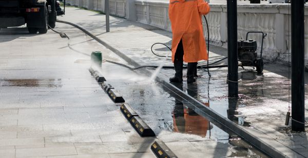 Parking Lot Pressure Washing in Redmond