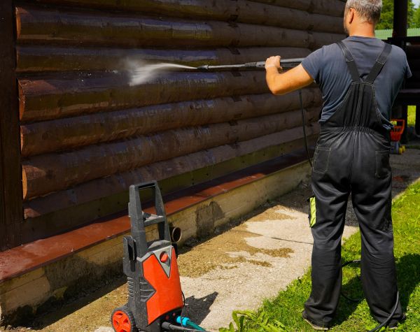 Cost of Log Home Pressure Washing in Redmond