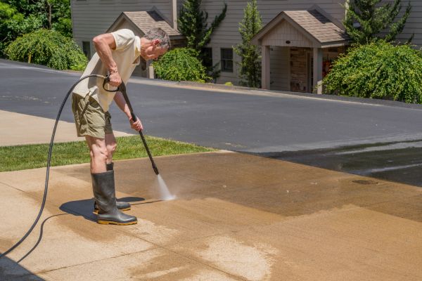Cost of Concrete Pressure Cleaning in Redmond