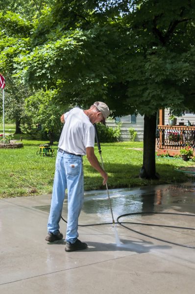 Cost of Driveway Concrete Cleaning in Redmond