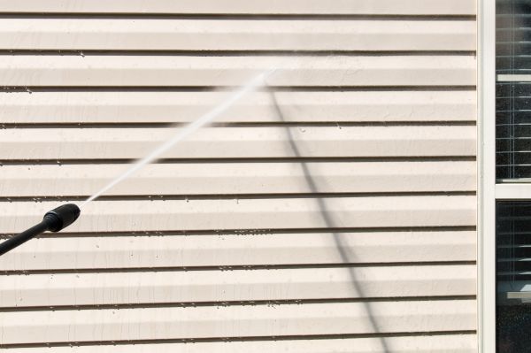 Cost of Apartment Power Washing in Redmond
